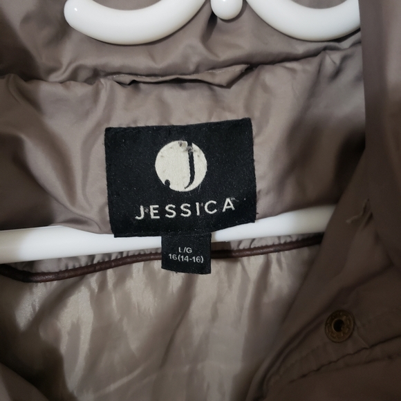 Winter coat - Picture 4 of 5